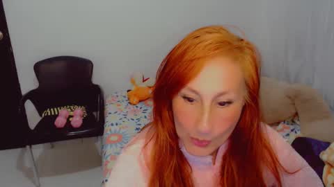 Snapshot of skarlett2072 chatting on 13, 9, 2025 Arlett online show from 13, 9, 2025