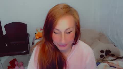 Snapshot of skarlett2072 chatting on 4, 10, 2025 Arlett online show from 4, 10, 2025