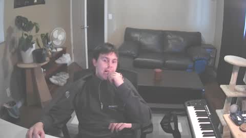 Snapshot of skateboardskate chatting on 1, 12, 2024 Skateboard online show from 1, 12, 2024