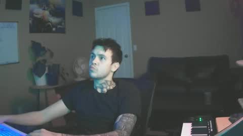 Snapshot of skateboardskate chatting on 14, 12, 2024 Skateboard online show from 14, 12, 2024