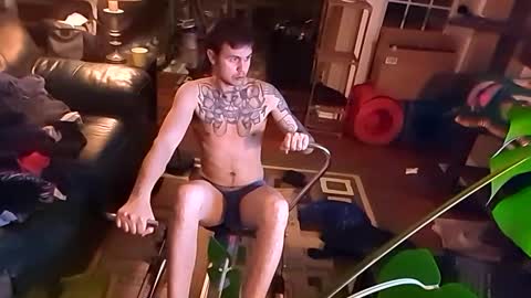 Snapshot of skateboardskate chatting on 19, 1, 2025 Skateboard online show from 19, 1, 2025