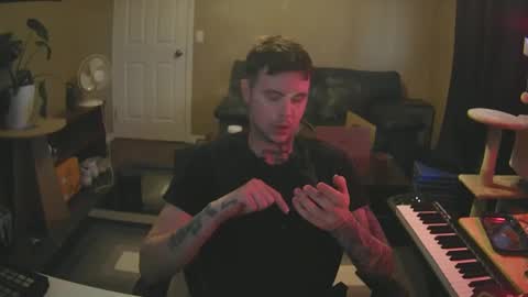 Snapshot of skateboardskate chatting on 20, 1, 2025 Skateboard online show from 20, 1, 2025