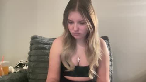 Snapshot of skiimaskabby chatting on 5, 3, 2026 skiimaskabby online show from 5, 3, 2026