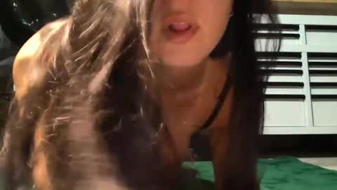 Snapshot of skimaskedmilf chatting on 17, 9, 2025 BELLA online show from 17, 9, 2025