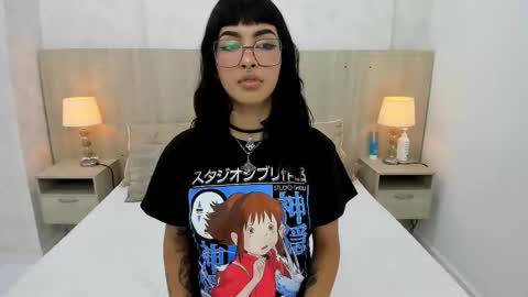 Emily Rojas online show from 7, 11, 2025