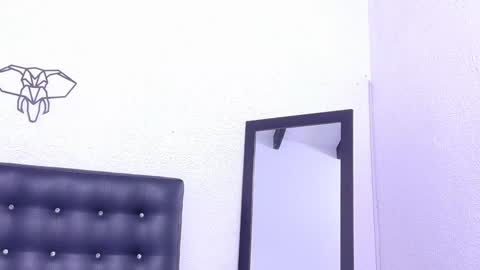 skinny_hottie18 online show from 13, 1, 2025