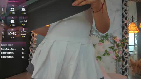 Snapshot of skinny_linda chatting on 8, 2, 2025   online show from 8, 2, 2025