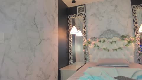 Snapshot of skinny_linda chatting on 24, 2, 2025   online show from 24, 2, 2025