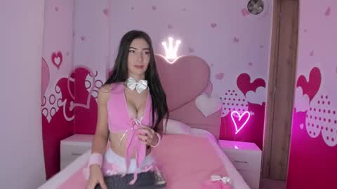 Snapshot of skinny_linda chatting on 12, 3, 2025   online show from 12, 3, 2025