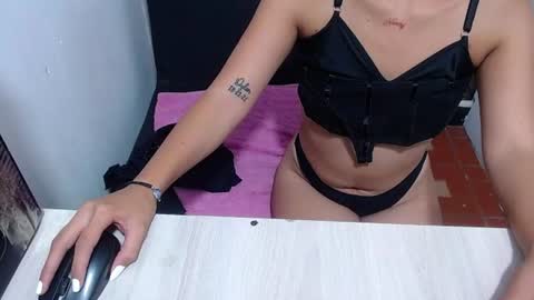  Kim skinny  online show from 20, 6, 2026