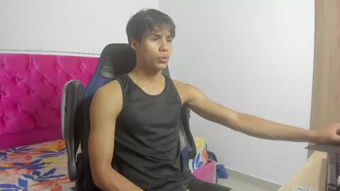 Snapshot of skinny_sam23 chatting on 4, 5, 2026 sam online show from 4, 5, 2026