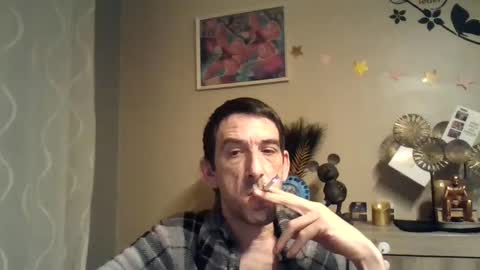 SkinnyBigCock2 online show from 28, 1, 2025