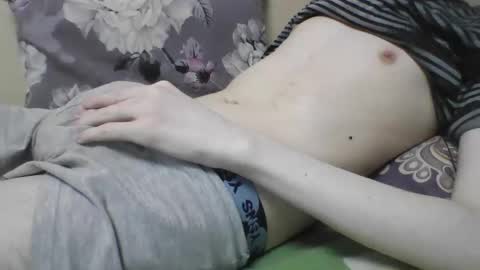 skinnycuteb0y online show from 4, 2, 2025