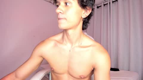 Snapshot of skinnydreamer chatting on 18, 9, 2025 skinnydreamer online show from 18, 9, 2025