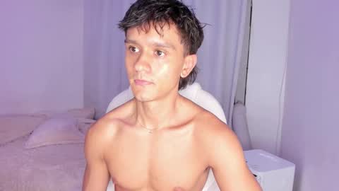 Snapshot of skinnydreamer chatting on 2, 12, 2025 skinnydreamer online show from 2, 12, 2025