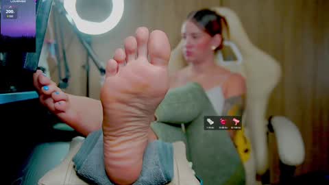 GoddessSkinny online show from 19, 1, 2025