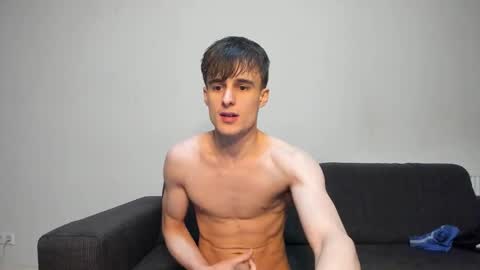 skinnyguywithbigd online show from 25, 12, 2024