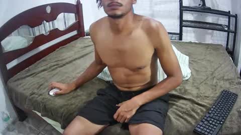 Skinny Latin Man online show from 20, 9, 2025