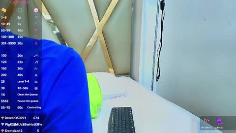 Snapshot of skinnyneighbour_ chatting on 1, 3, 2025 Karla online show from 1, 3, 2025