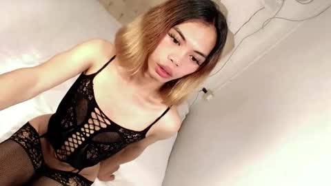 Snapshot of skinnytrans69 chatting on 19, 5, 2026 skinnytrans69 online show from 19, 5, 2026
