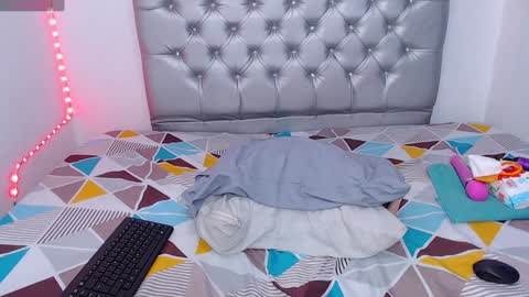 Snapshot of skinnyy_andtight chatting on 12, 12, 2024 Alexa online show from 12, 12, 2024