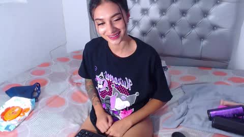 Snapshot of skinnyy_andtight chatting on 20, 12, 2024 Alexa online show from 20, 12, 2024