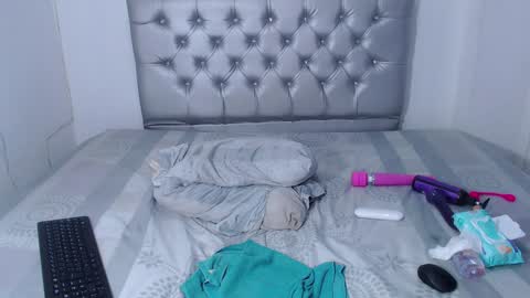 Snapshot of skinnyy_andtight chatting on 10, 1, 2025 Alexa online show from 10, 1, 2025