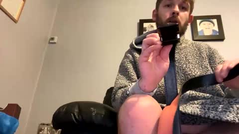 Snapshot of skuzzy25 chatting on 26, 12, 2024 skuzzy25 online show from 26, 12, 2024