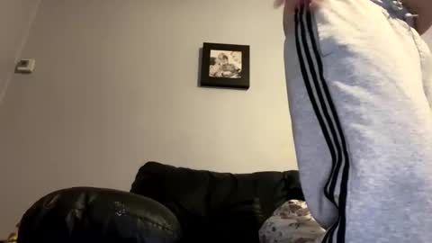 Snapshot of skuzzy25 chatting on 29, 12, 2024 skuzzy25 online show from 29, 12, 2024