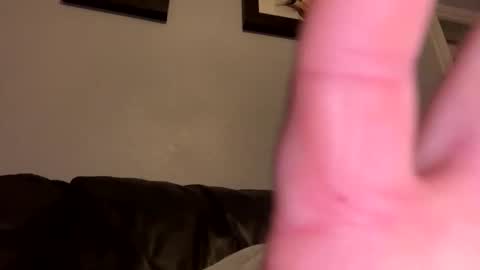 Snapshot of skuzzy25 chatting on 4, 1, 2025 skuzzy25 online show from 4, 1, 2025