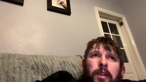 Snapshot of skuzzy25 chatting on 13, 1, 2025 skuzzy25 online show from 13, 1, 2025