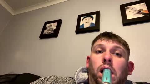 Snapshot of skuzzy25 chatting on 19, 1, 2025 skuzzy25 online show from 19, 1, 2025