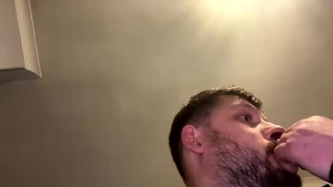 Snapshot of skuzzy25 chatting on 12, 3, 2025 skuzzy25 online show from 12, 3, 2025