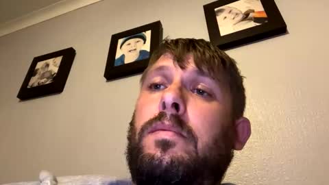 Snapshot of skuzzy25 chatting on 1, 10, 2025 skuzzy25 online show from 1, 10, 2025