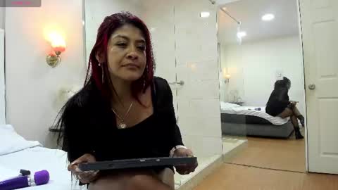 Snapshot of sky_collins_ chatting on 15, 6, 2026 Sky online show from 15, 6, 2026