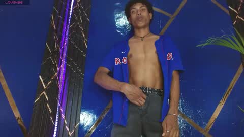 Snapshot of sky_walkerss chatting on 13, 4, 2026 sky_walkerss online show from 13, 4, 2026