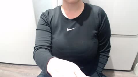 Snapshot of skyblu1 chatting on 26, 6, 2026 SKYLE online show from 26, 6, 2026