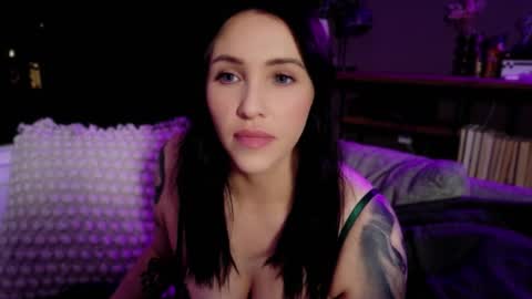 Skye Sinclair online show from 23, 11, 2025