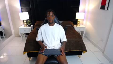 SKYLERBIGXXX online show from 17, 7, 2026