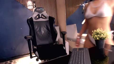 skylerbloom online show from 20, 9, 2025