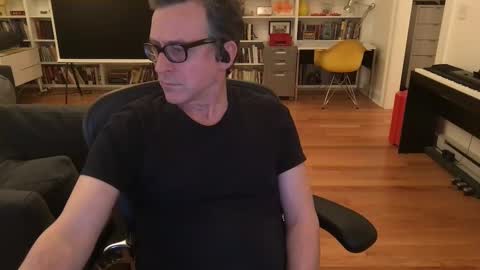 Snapshot of skyline3371 chatting on 8, 2, 2025 Skyline3371 online show from 8, 2, 2025