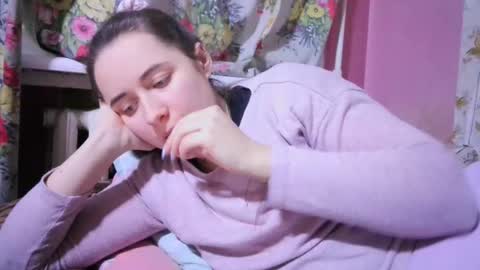 skyressie333 online show from 5, 1, 2025