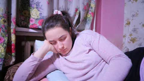 skyressie333 online show from 5, 1, 2025