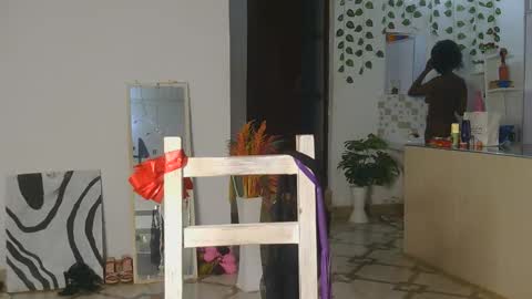 Bella online show from 5, 10, 2025