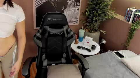 Snapshot of skyylee_ chatting on 19, 2, 2026 abby online show from 19, 2, 2026