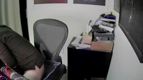 slave2pussy online show from 2, 3, 2025