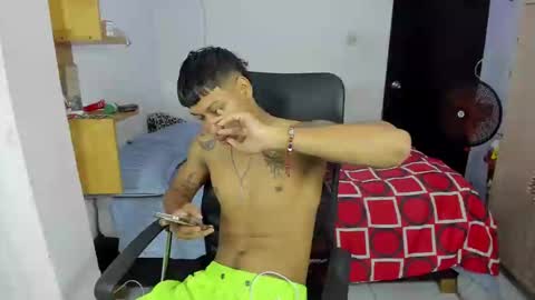 slim_master12 online show from 14, 1, 2025