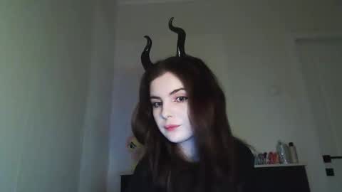 Snapshot of sloomonata chatting on 3, 11, 2025 sloomonata online show from 3, 11, 2025