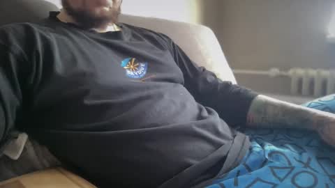 Snapshot of slovakman69 chatting on 4, 11, 2025 just chillin online show from 4, 11, 2025