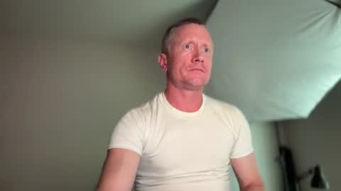 slubbieslutmale6969 online show from 14, 6, 2026